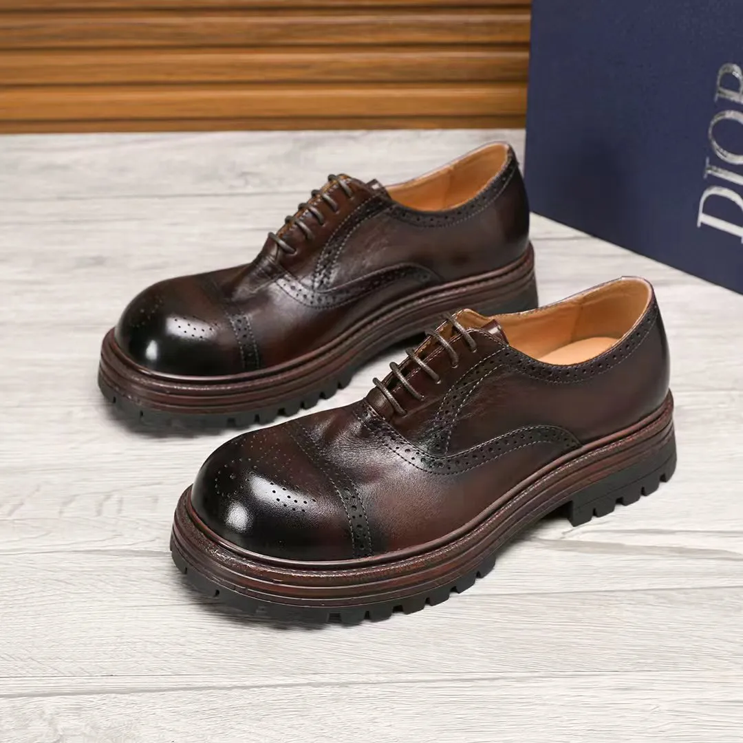Factory price 540 🕷️🕷️[Dior] Dior's new men's shoes are launched in Hong Kong counters. Official website 1:1 production. Original Italian patented cowhide + water-dyed 🐂 leather lining. Designed by European and American masters. Goodyear craftsmanship, washed cowhide, perfect shape to create counter quality, solid color rubber wear-resistant outsole and classic dazzling toe! Super versatile and very comfortable. High-end without losing taste, fashionable and novel! ! Absolute focus! Colors optional, code number 38-44 (45 customized)